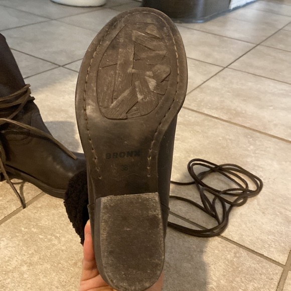 Nice rich chocolate brown real leather boot. New condition. - Picture 3 of 4